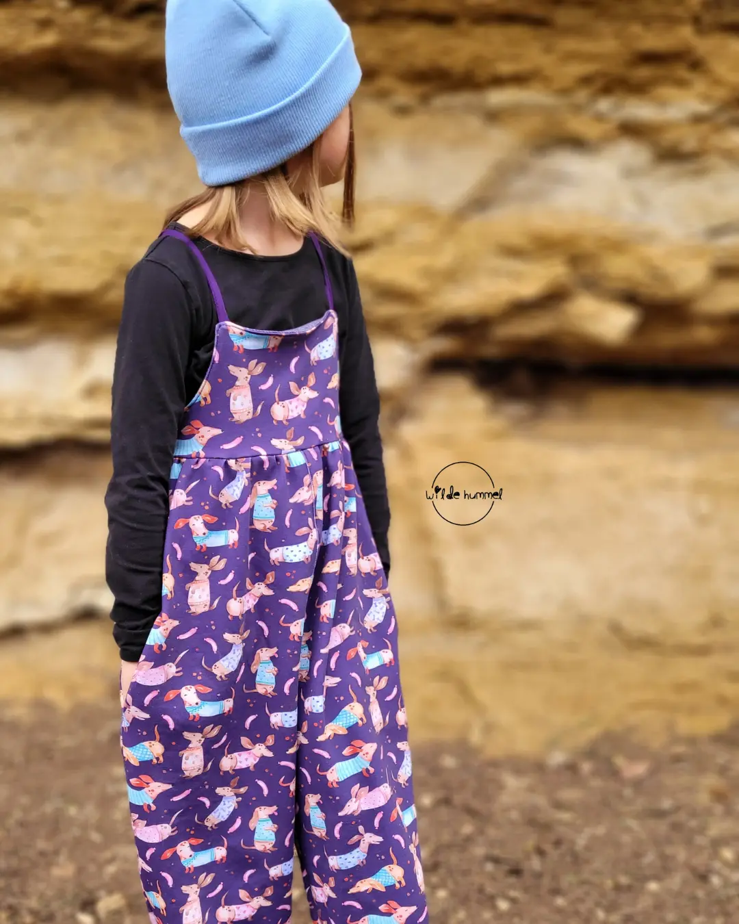 Kinderstoff Dackel – Wau Wau Wow in Dunkellila - HIP SOM HAP