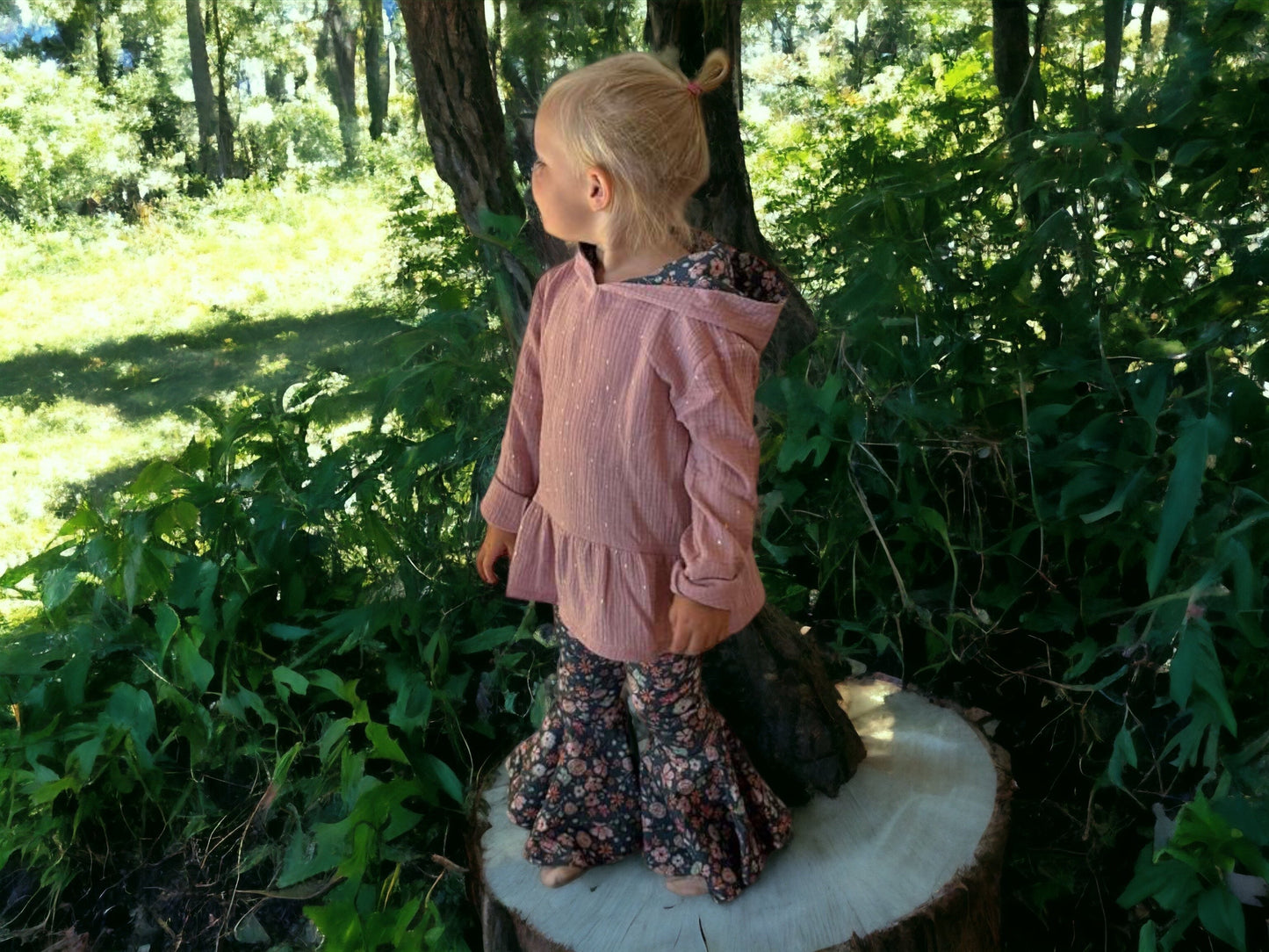 Schnittmuster Kapuzenpullover KeldaKid mit Rüschen – Kinder Gr. 98–134