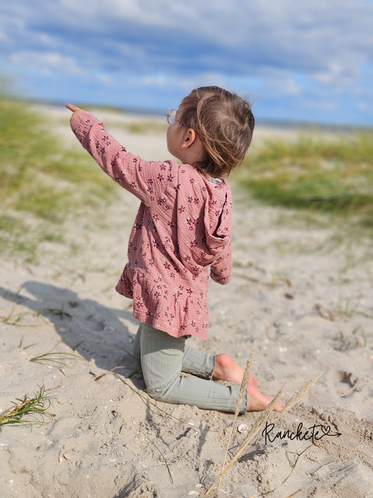 Schnittmuster Kapuzenpullover KeldaKid mit Rüschen – Kinder Gr. 98–134