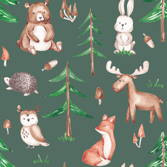 Kinderstoff Waldtiere in Dunkelgrün – handgemalte Aquarellmotive mit Bär, Fuchs, Hase, Eule, Igel und Elch zwischen Tannen und Pilzen auf sattem Dunkelgrün. Reaktivdruck auf Öko-Tex Standard 100 zertifizierten Stoffqualitäten, Meterware.