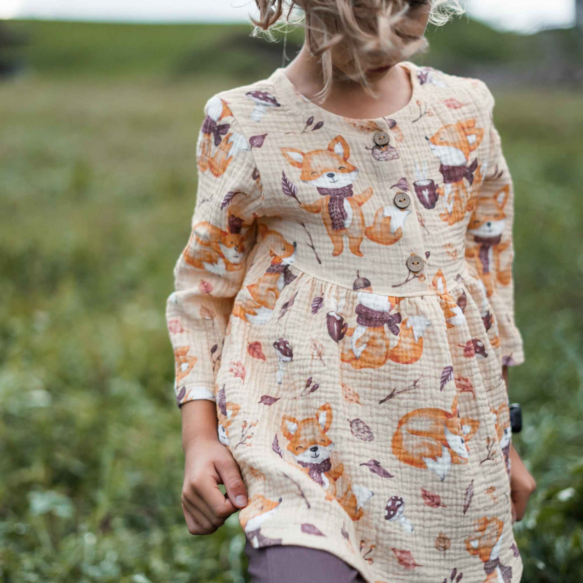 Fuchsstoff Kinder Cozy Fox Sand – handgemalte Füchse in Aquarell