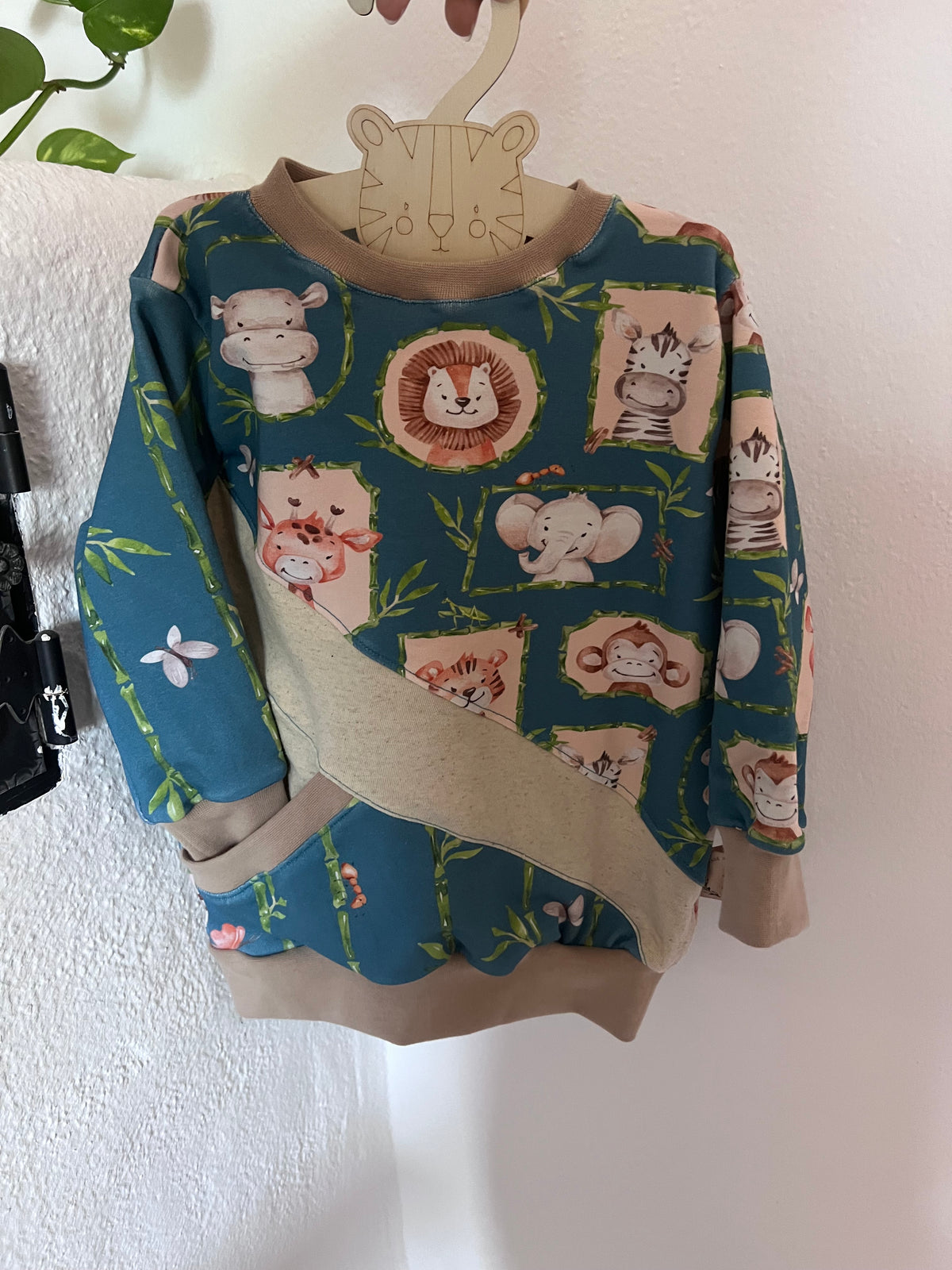 Kinderstoff Safari Tiere „Hey Safari“ – Petrol